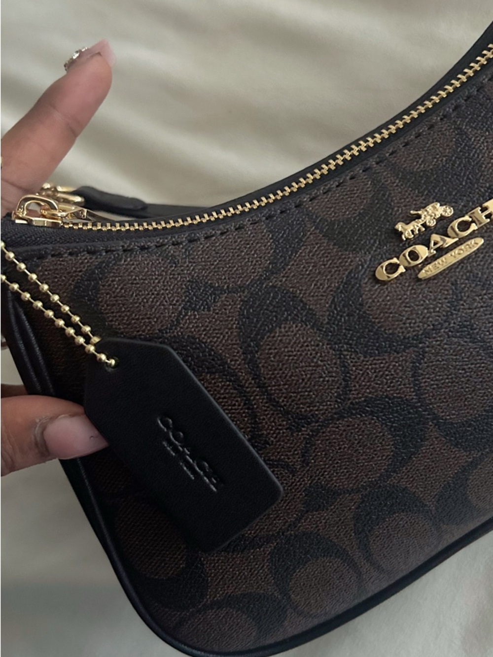 Coach Shoulder Bag - Picture 4 of 7